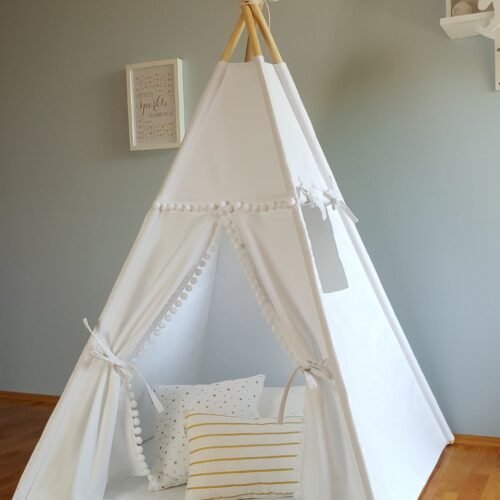 20170625_120057_001.jpg White šator with Pom Poms